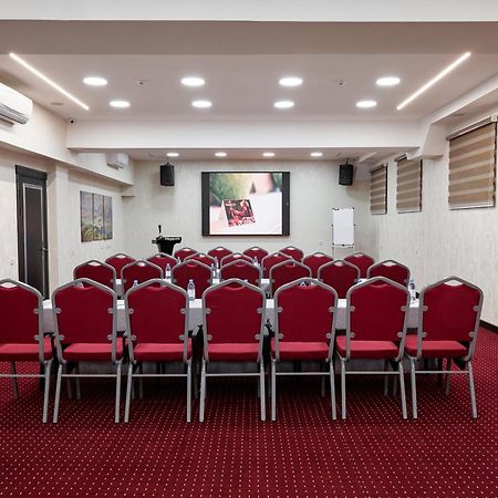 Megapolis Hotel Shymkent Exterior foto