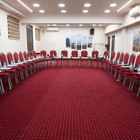 Megapolis Hotel Shymkent Exterior foto