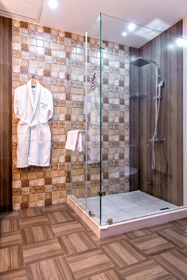 Megapolis Hotel Shymkent Exterior foto