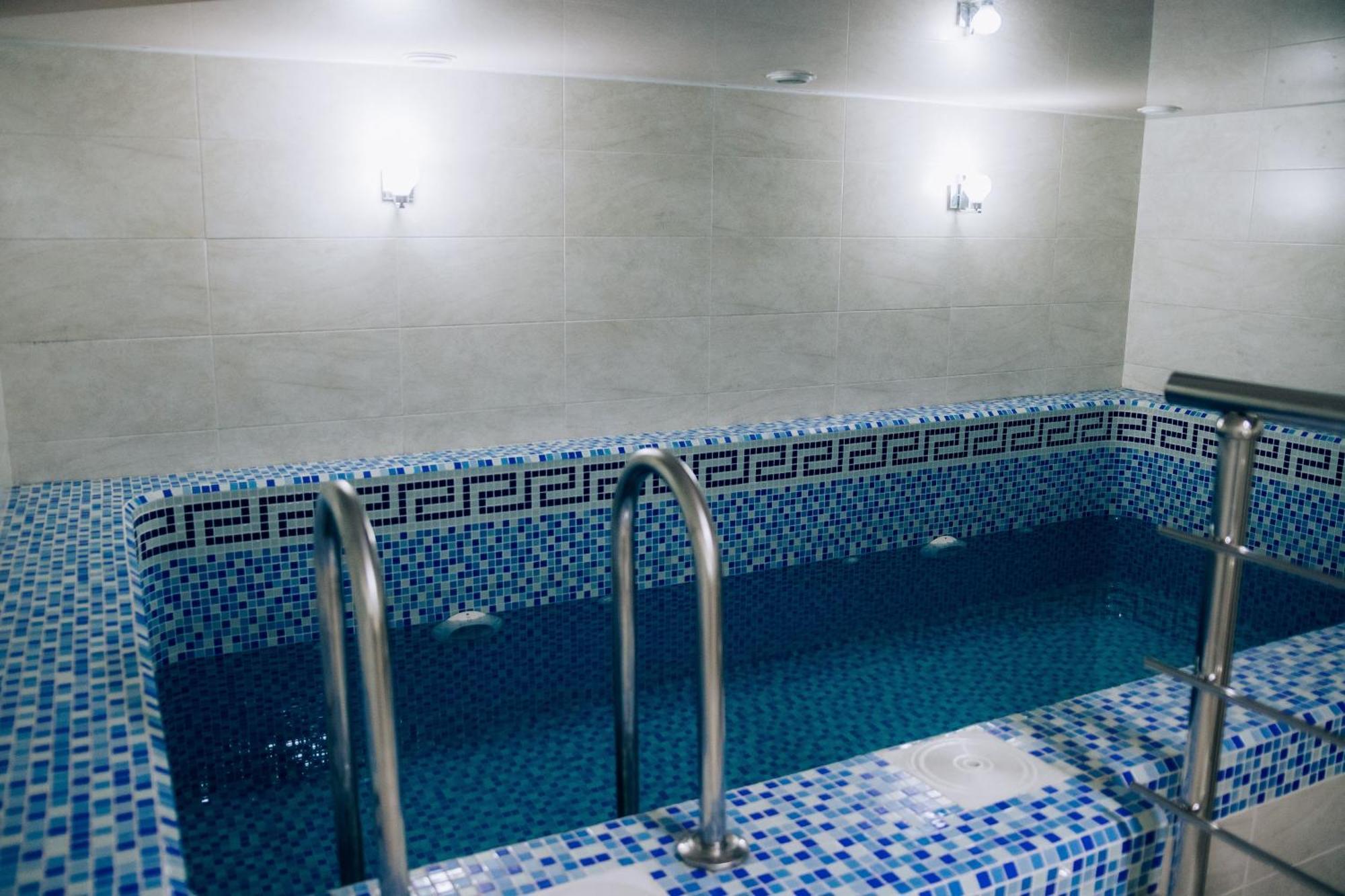 Megapolis Hotel Shymkent Exterior foto